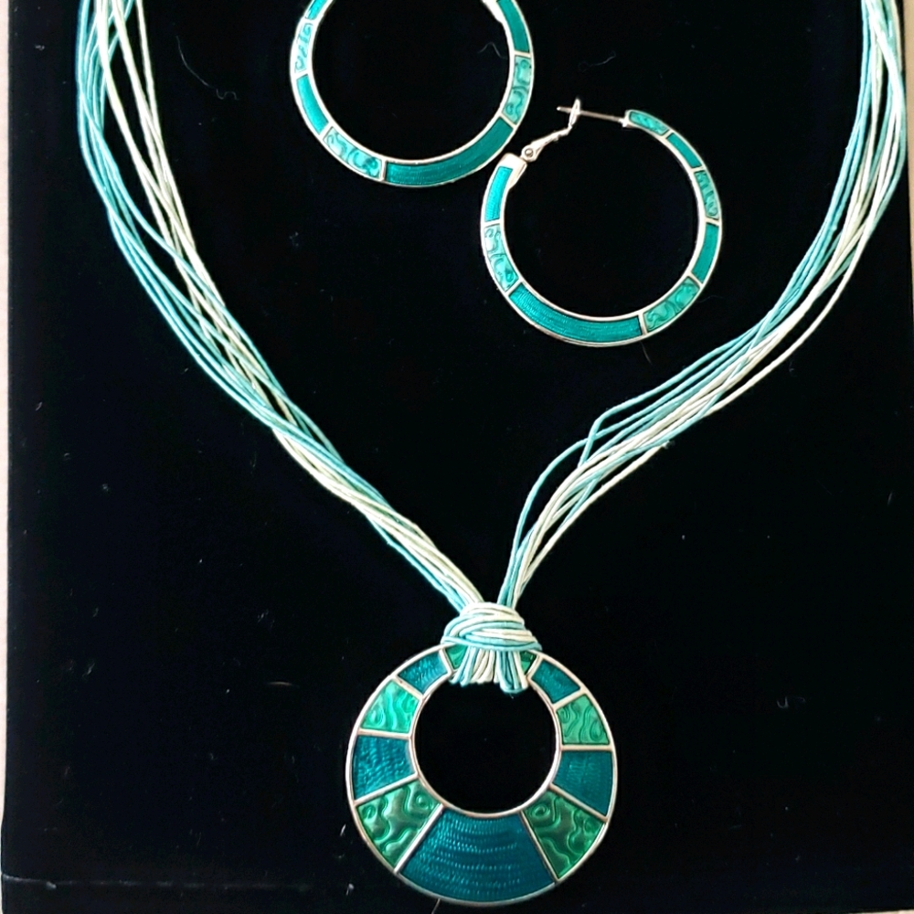 Lia Sophia matching necklace and earrings